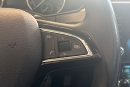 Musta Skoda Superb 2018 kuva 13.