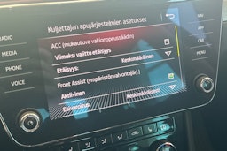Musta Skoda Superb 2018 kuva 18.