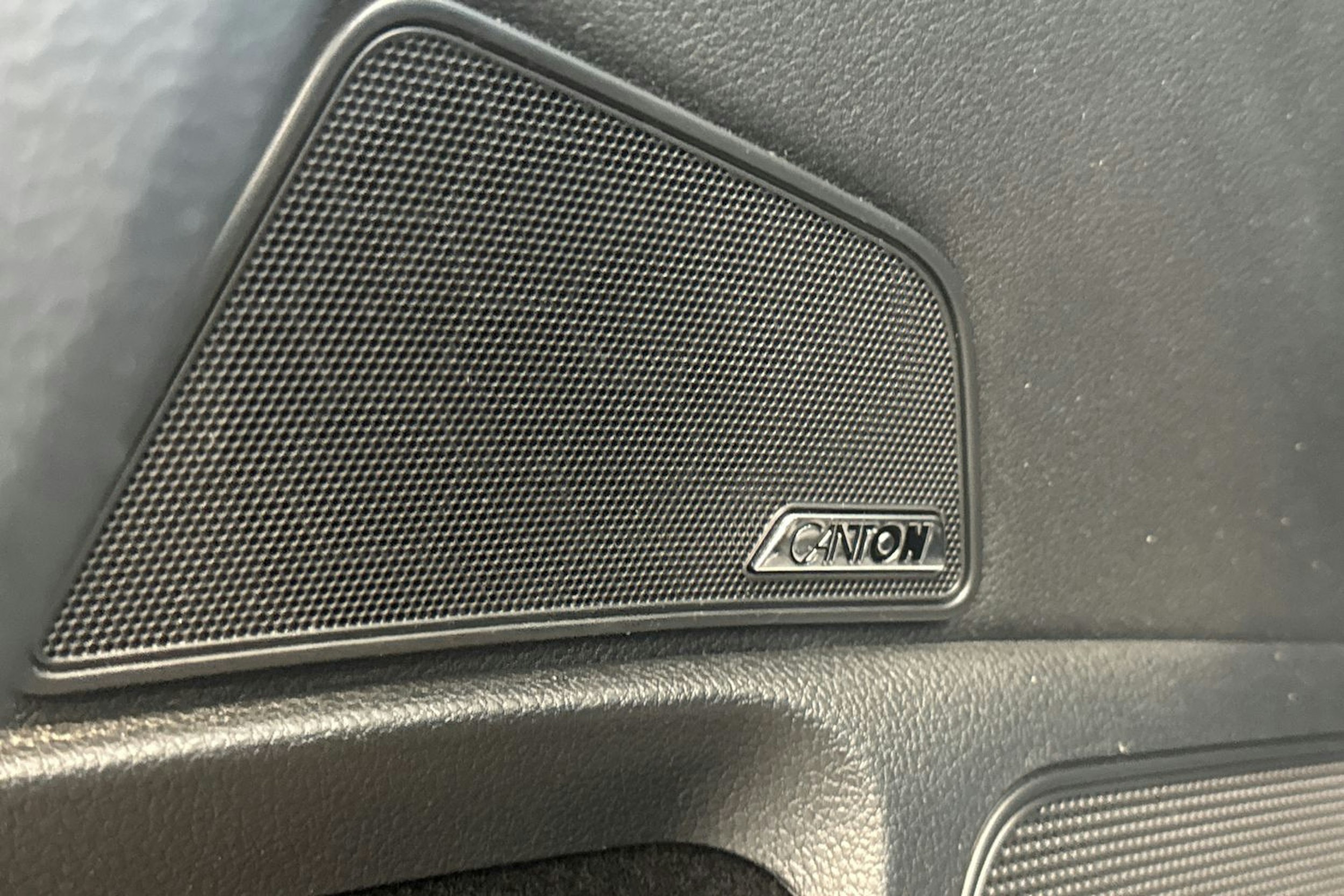 Musta Skoda Superb 2018 kuva 23.