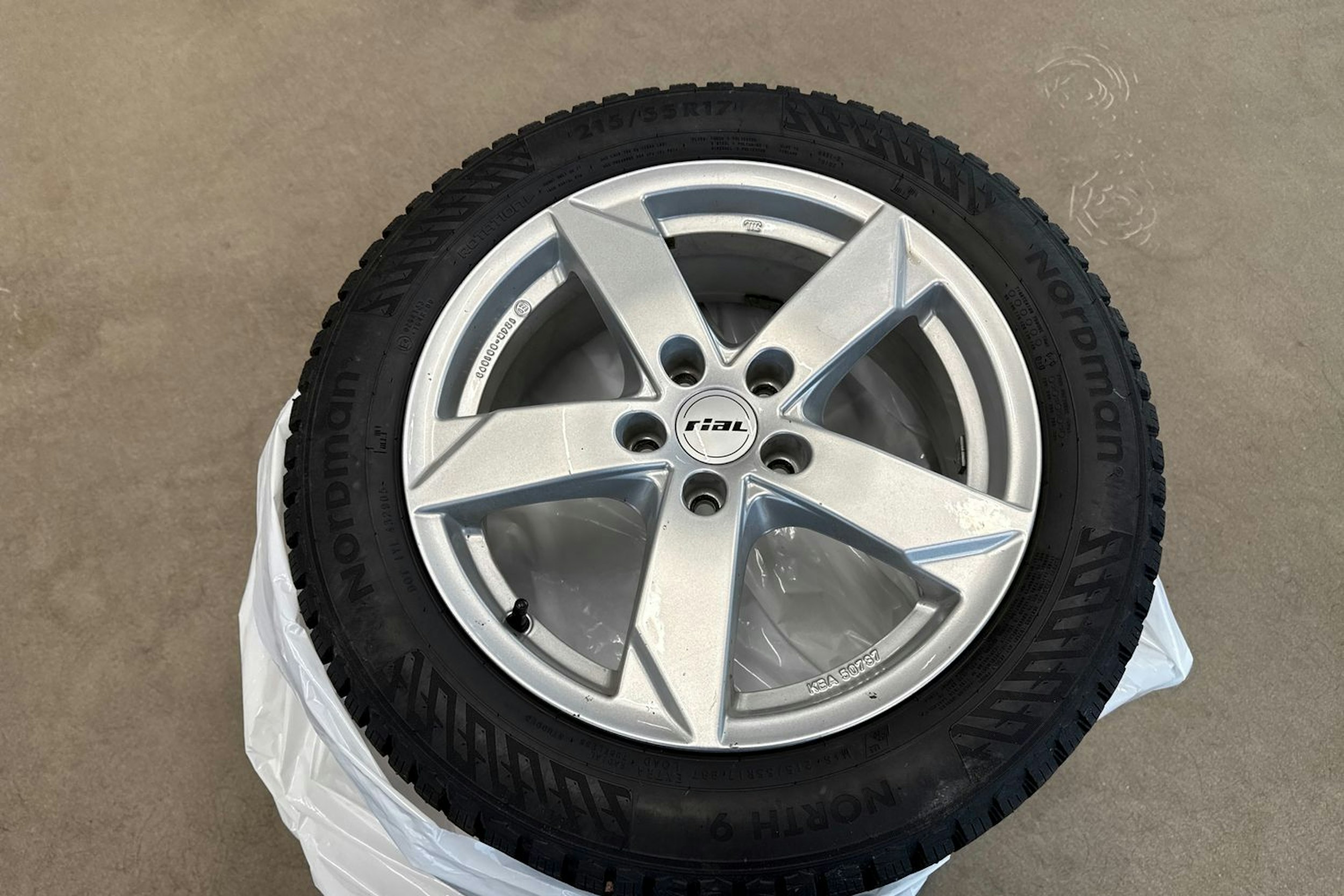 Musta Skoda Superb 2018 kuva 32.