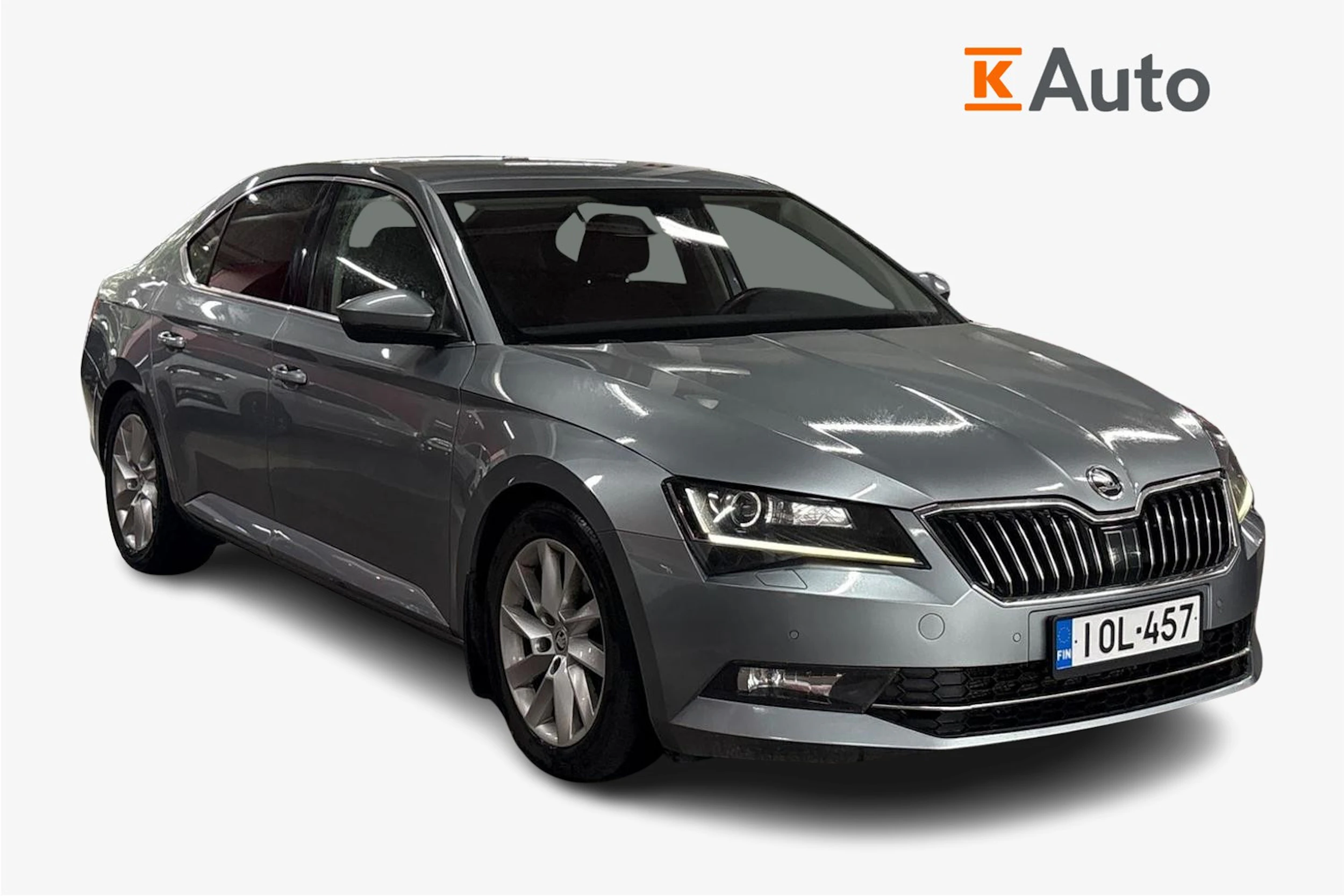 harmaa Skoda Superb 2019 kuva 1.