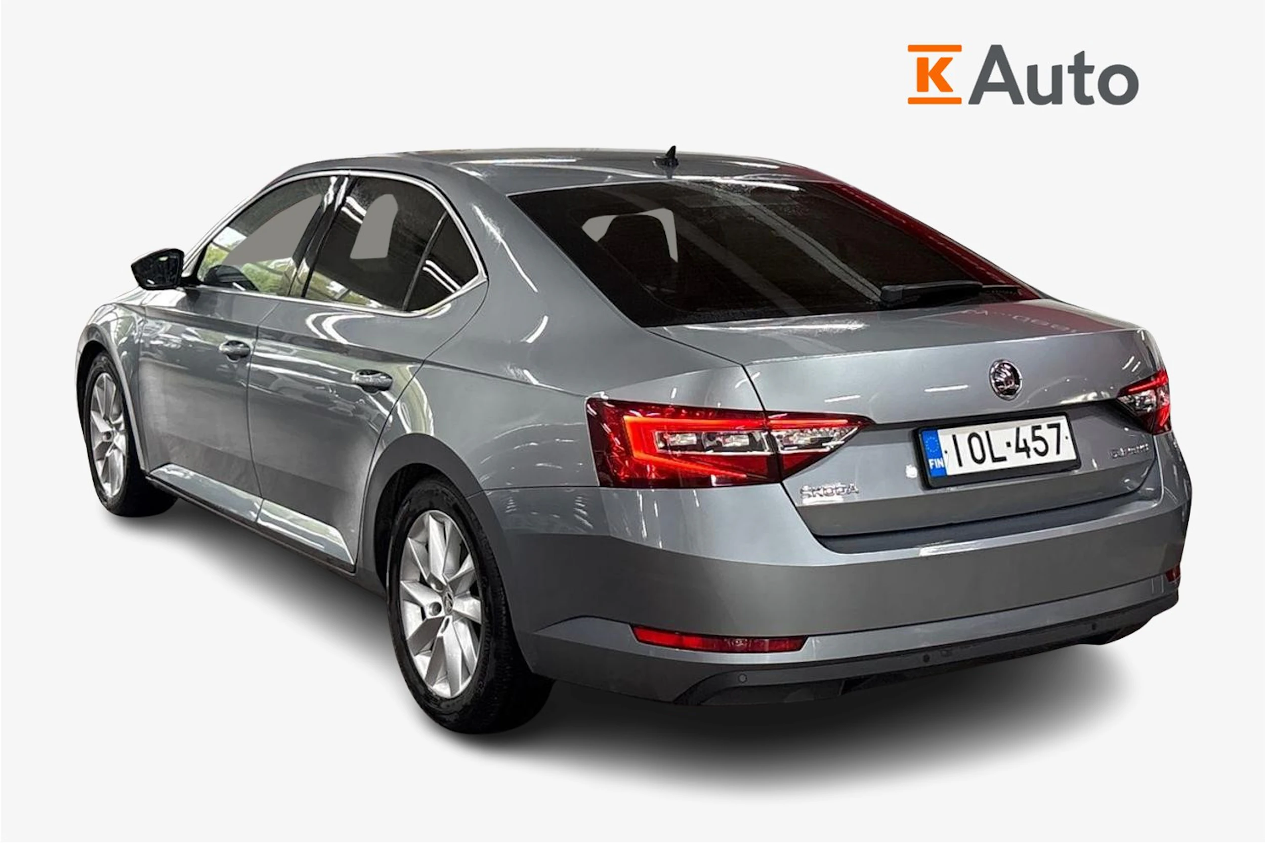 harmaa Skoda Superb 2019 kuva 2.