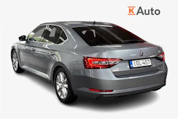 harmaa Skoda Superb 2019 kuva 2.