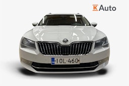 valkoinen Skoda Superb 2018 kuva 5.