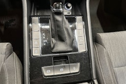 valkoinen Skoda Superb 2018 kuva 20.