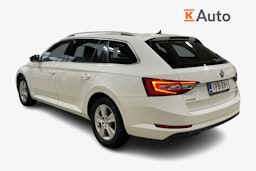 Valkoinen Skoda Superb 2018 kuva 2.