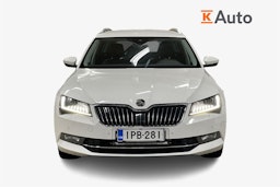 Valkoinen Skoda Superb 2018 kuva 5.