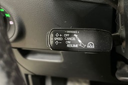 Valkoinen Skoda Superb 2018 kuva 20.