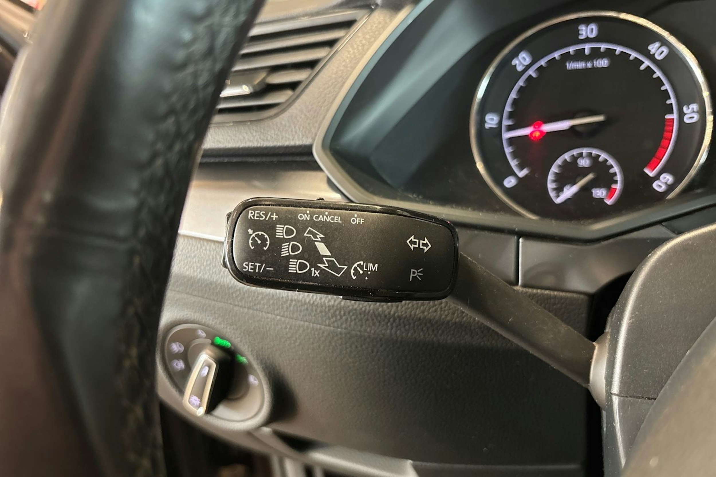ruskea (beige) Skoda Superb 2018 kuva 15.