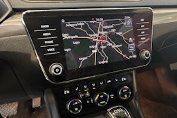 ruskea (beige) Skoda Superb 2018 kuva 18.