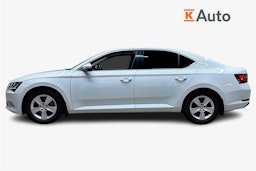 valkoinen Skoda Superb 2018 kuva 6.