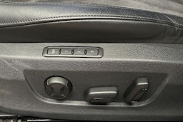 valkoinen Skoda Superb 2018 kuva 21.