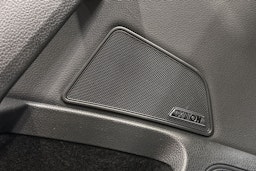 valkoinen Skoda Superb 2018 kuva 22.