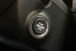 valkoinen Skoda Superb 2018 kuva 35.