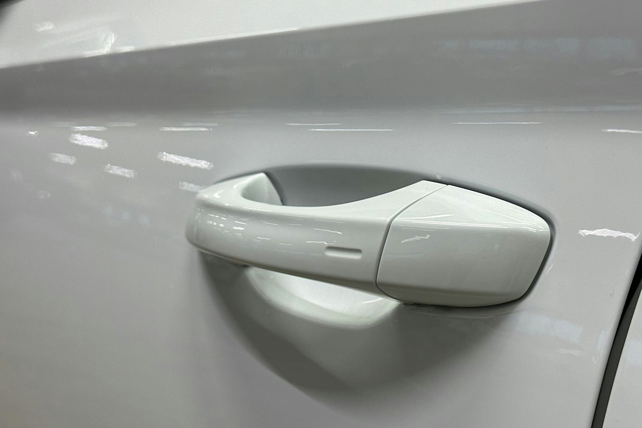 valkoinen Skoda Superb 2018 kuva 38.