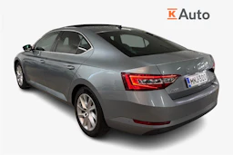 harmaa Skoda Superb 2018 kuva 2.