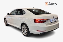 valkoinen Skoda Superb 2018 kuva 2.