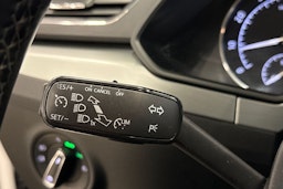 valkoinen Skoda Superb 2018 kuva 21.