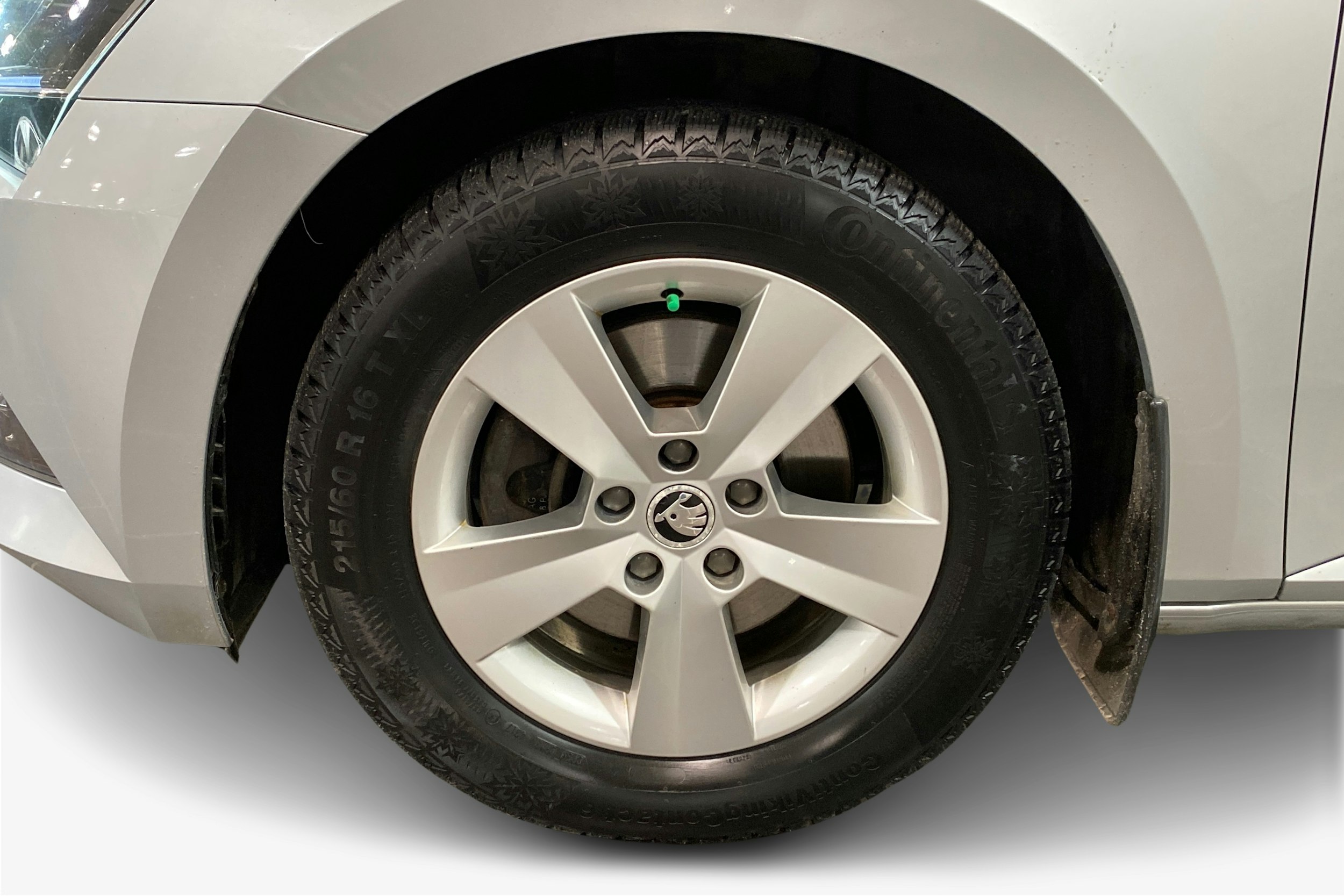 Harmaa Skoda Superb 2018 kuva 11.