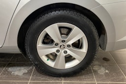 Harmaa Skoda Superb 2018 kuva 13.