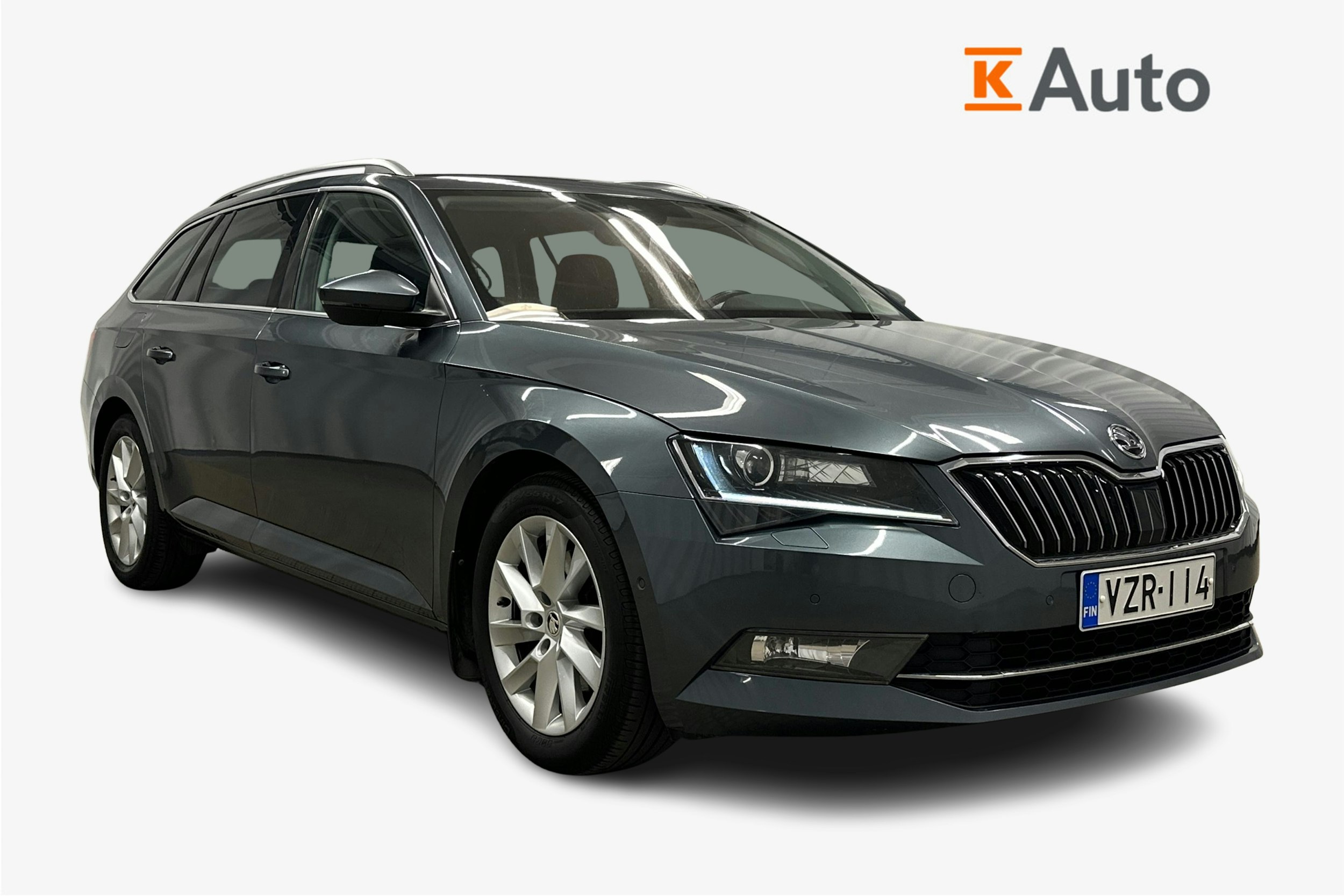 harmaa Skoda Superb 2018 kuva 1.
