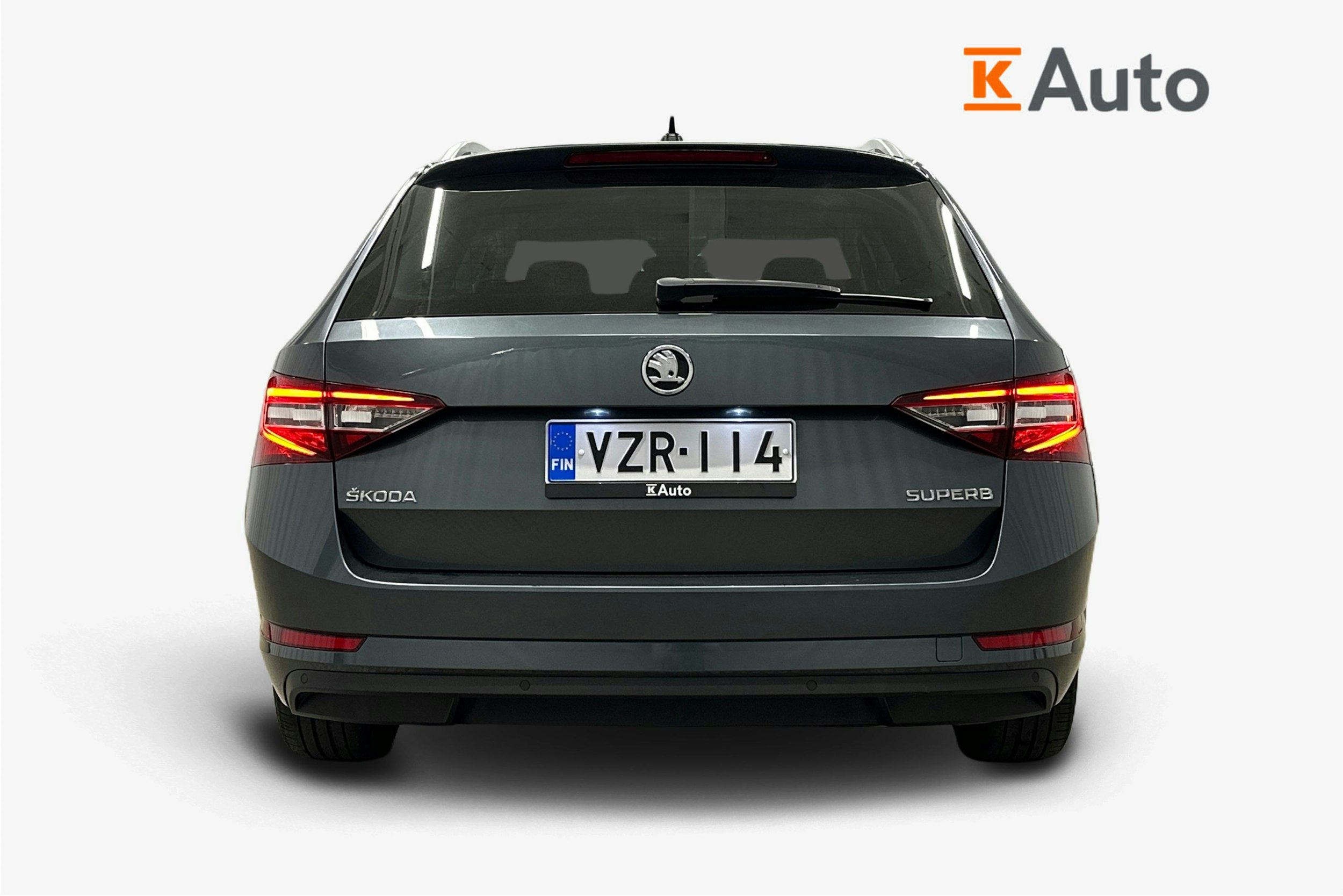 harmaa Skoda Superb 2018 kuva 3.
