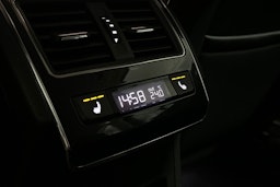 harmaa Skoda Superb 2018 kuva 16.