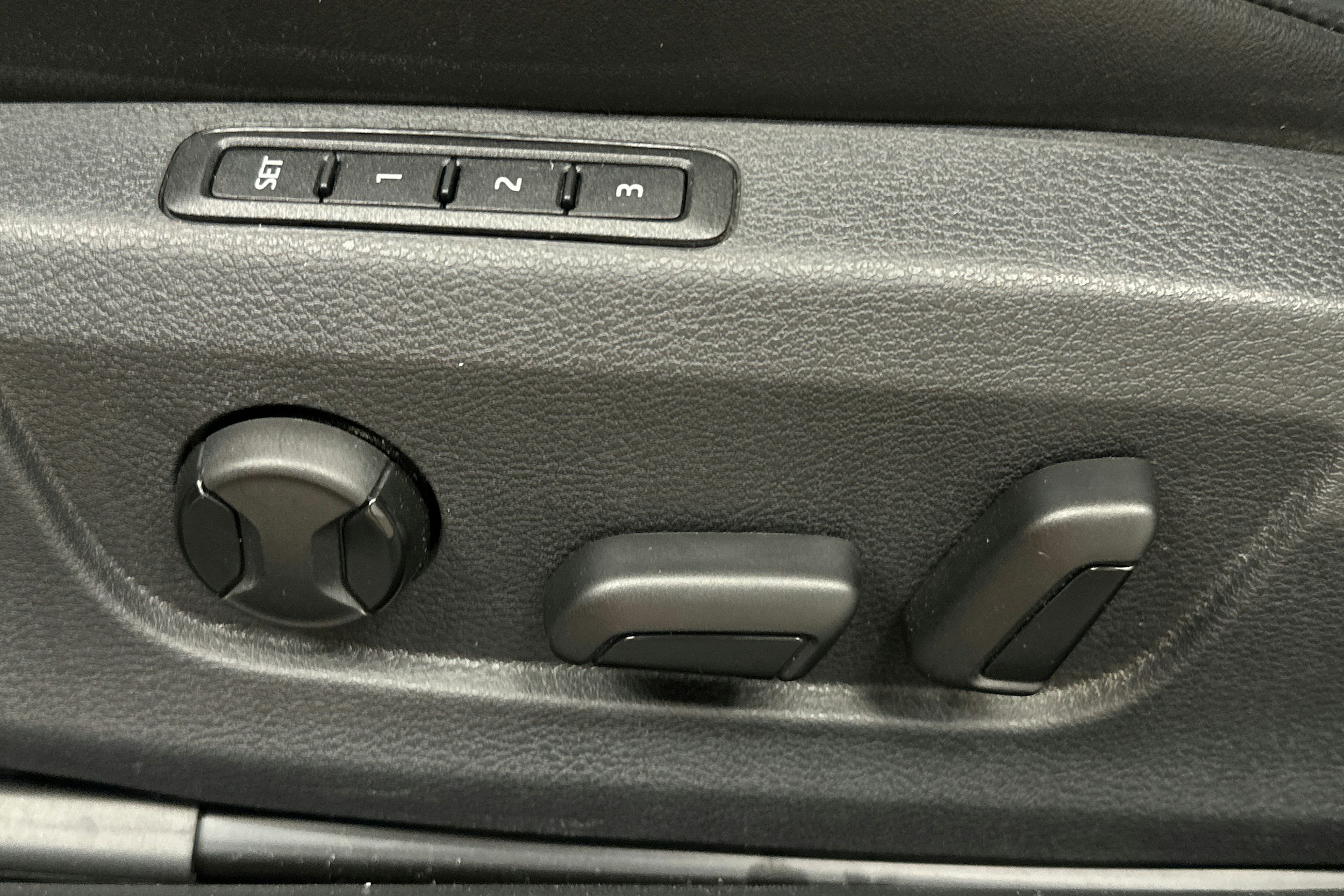 harmaa Skoda Superb 2018 kuva 20.