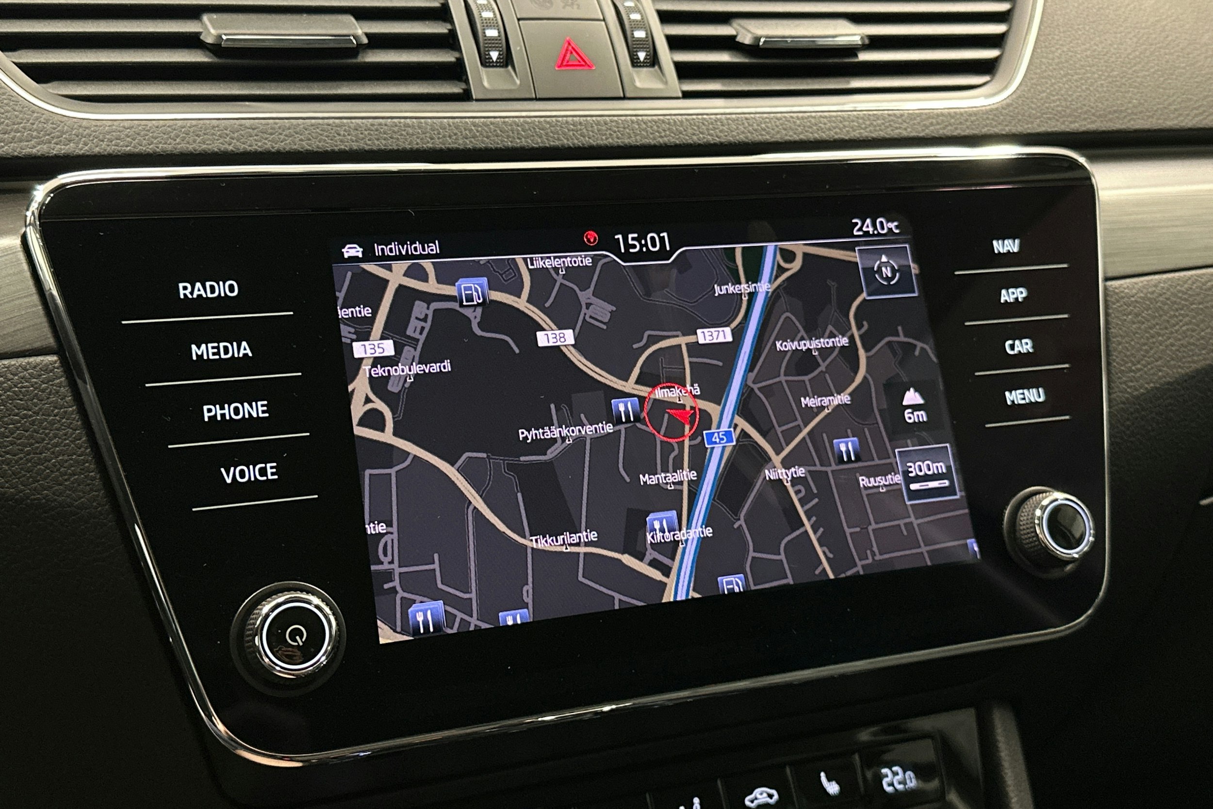 harmaa Skoda Superb 2018 kuva 25.