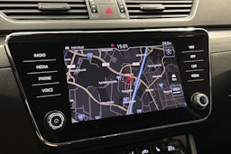 harmaa Skoda Superb 2018 kuva 25.