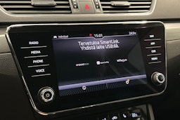 harmaa Skoda Superb 2018 kuva 26.