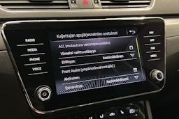 harmaa Skoda Superb 2018 kuva 27.