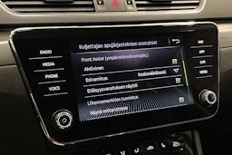 harmaa Skoda Superb 2018 kuva 28.