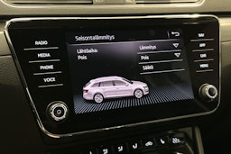 harmaa Skoda Superb 2018 kuva 30.