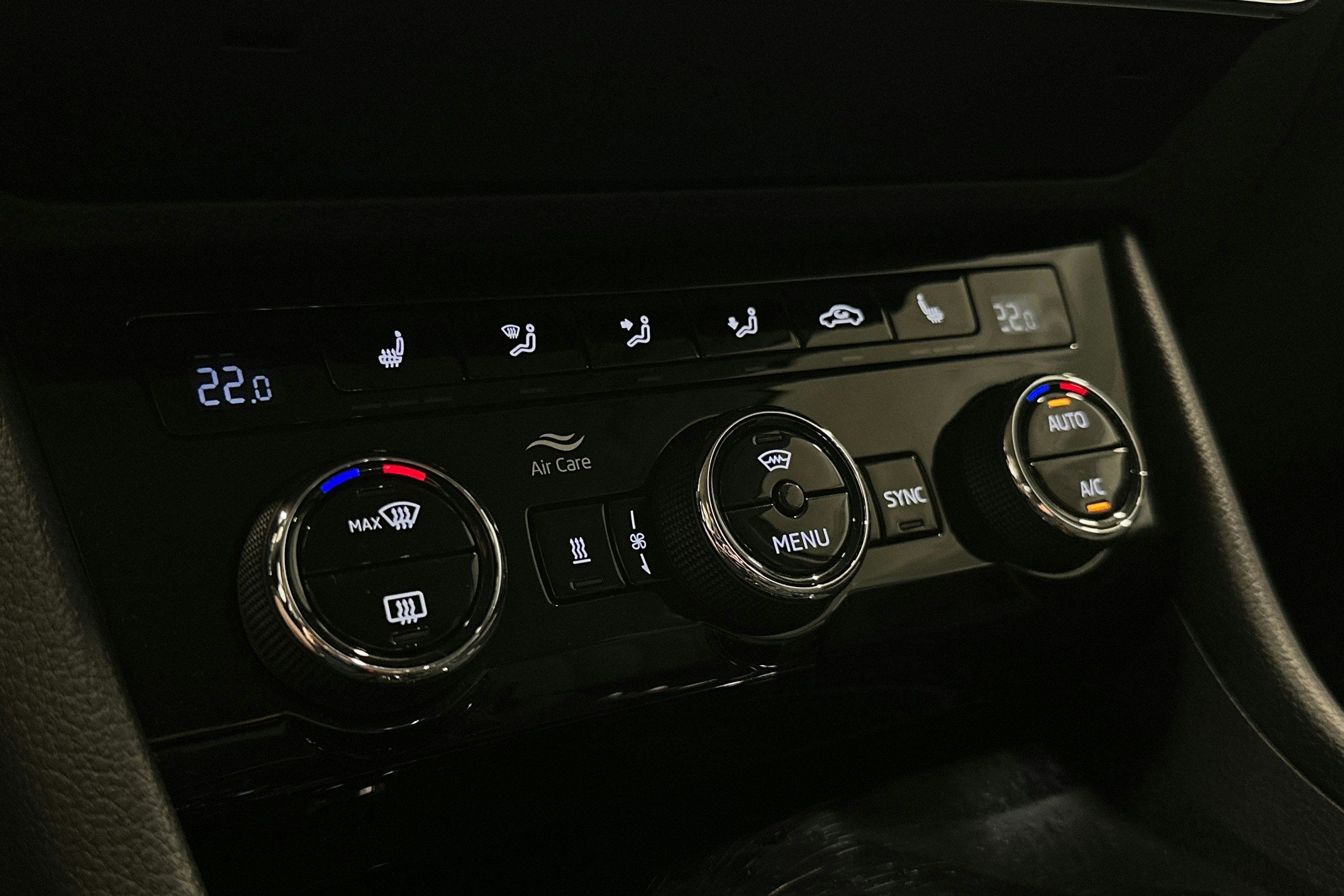 harmaa Skoda Superb 2018 kuva 32.