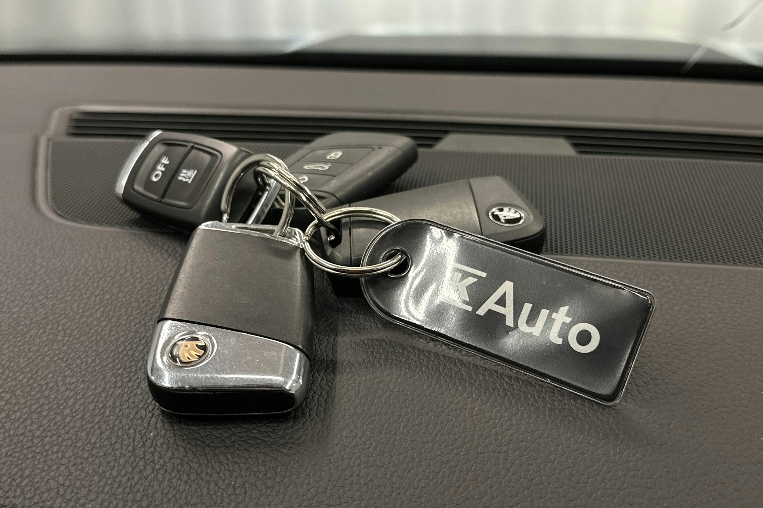 harmaa Skoda Superb 2018 kuva 34.