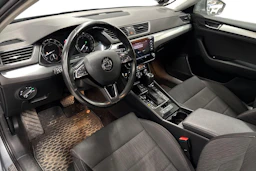 harmaa Skoda Superb 2018 kuva 3.
