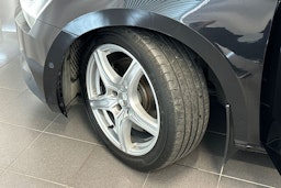 musta Skoda Superb 2018 kuva 13.