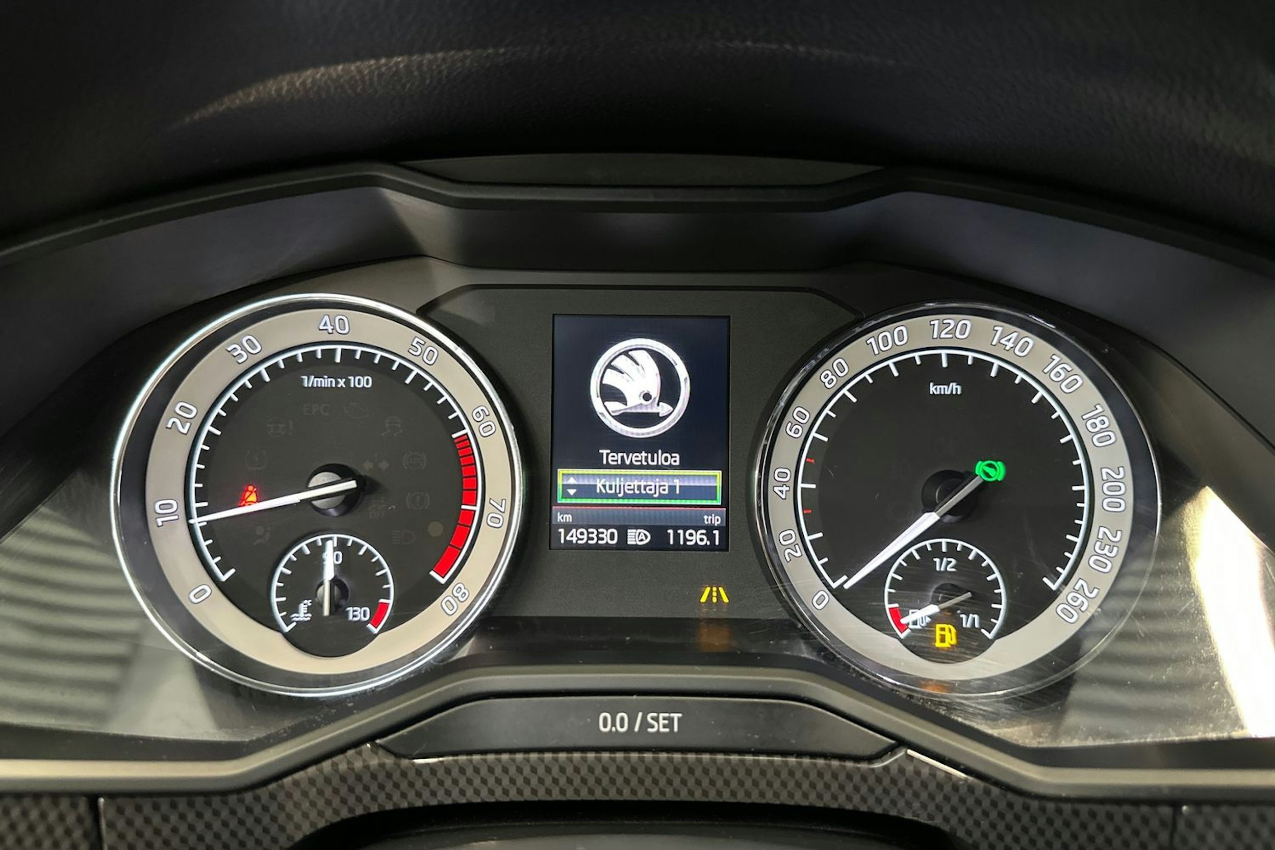 musta Skoda Superb 2018 kuva 25.