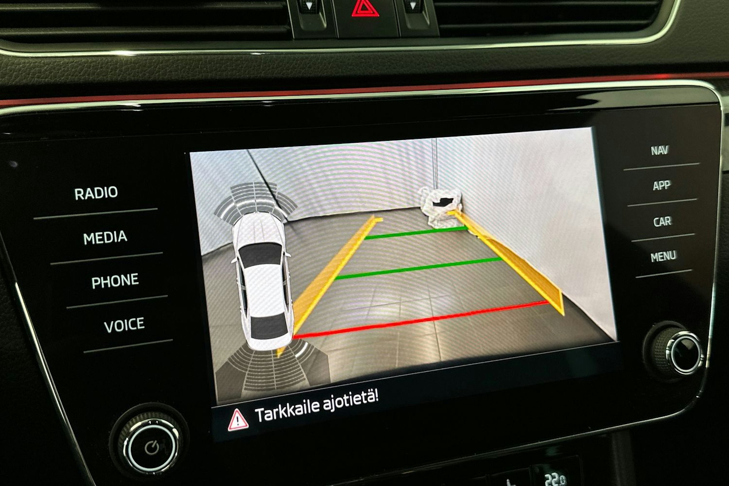 musta Skoda Superb 2018 kuva 30.