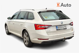 valkoinen Skoda Superb 2019 kuva 2.