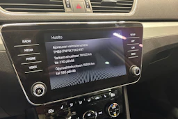 valkoinen Skoda Superb 2019 kuva 21.