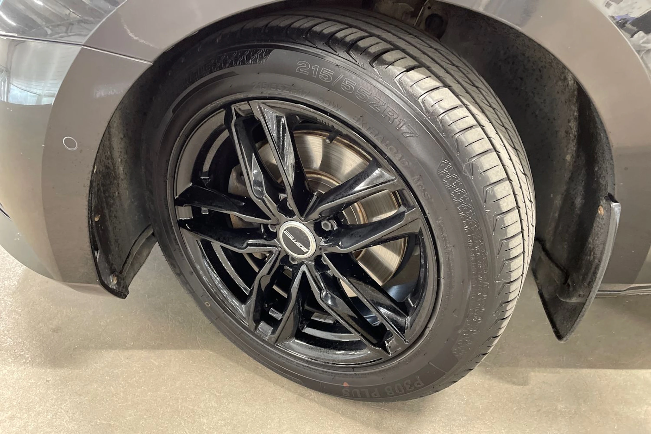 musta Skoda Superb 2020 kuva 10.