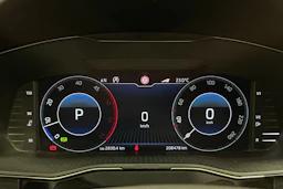musta Skoda Superb 2020 kuva 13.