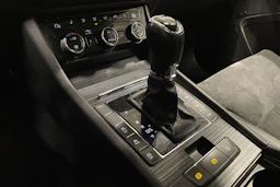 musta Skoda Superb 2020 kuva 18.