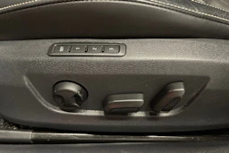 musta Skoda Superb 2020 kuva 22.