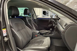 musta Skoda Superb 2020 kuva 24.
