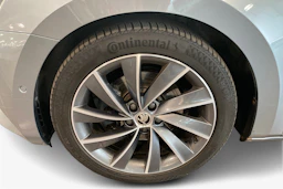 harmaa Skoda Superb 2019 kuva 12.