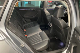 harmaa Skoda Superb 2019 kuva 19.