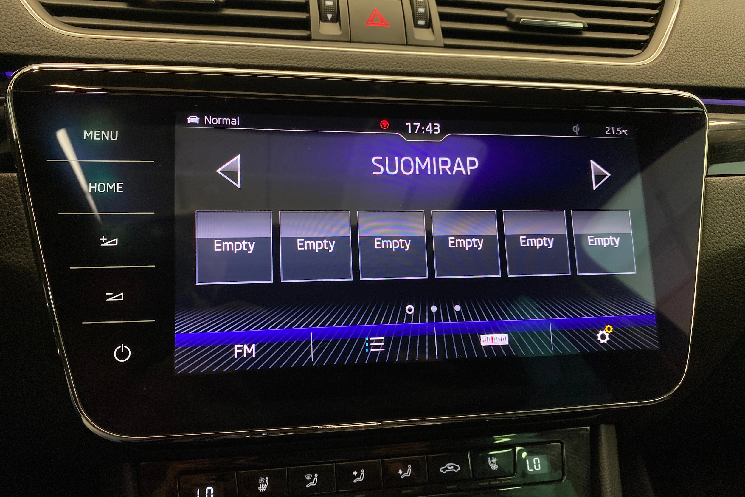 harmaa Skoda Superb 2019 kuva 30.